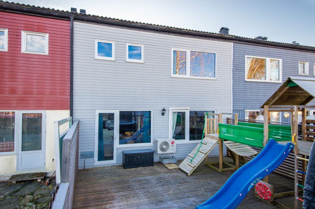 Fönsterrenovering radhus. Klareberg Hisings Kärra